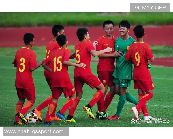 足球场上的团队合作精神如何成就胜利与团结的力量